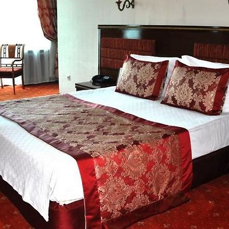 Pasha Palas Hotel Izmit Exterior photo