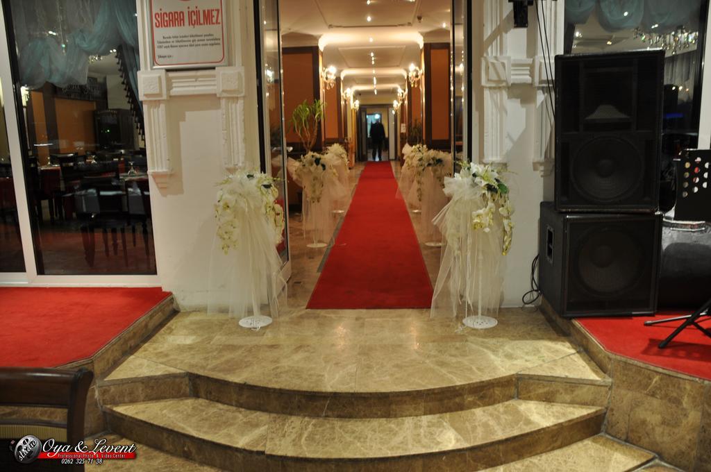 Pasha Palas Hotel Izmit Exterior photo